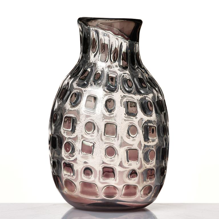 Edvin Öhrström, an "Ariel" glass vase, Orrefors 1947, no 422.