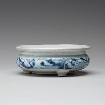 RÖKELSEKAR, porslin. Qingdynastin (1644-1912).