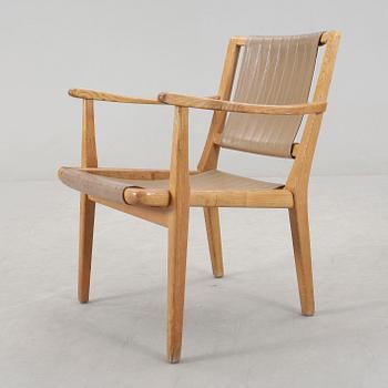 FÅTÖLJ, möjligen Axel Larsson, stämpelmärkt Svenska Möbelfabriken.