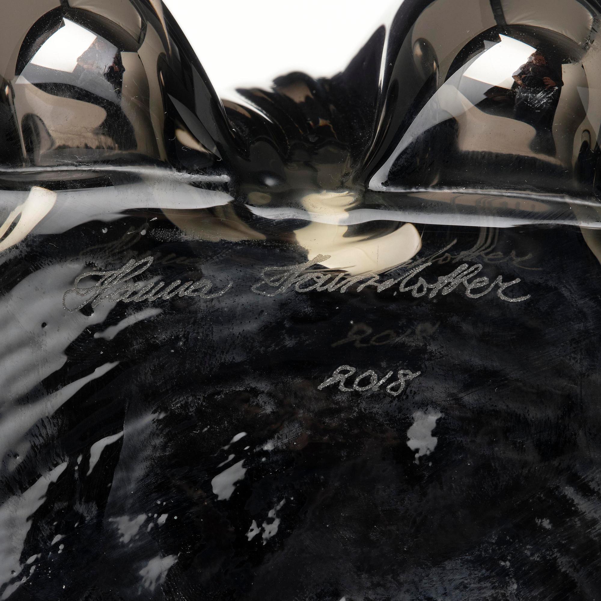 Hanna Hansdotter, “Tiffany Print, Black Metallic”, a glass sculpture, The Glass Factory, Boda Glasbruk, 2018.