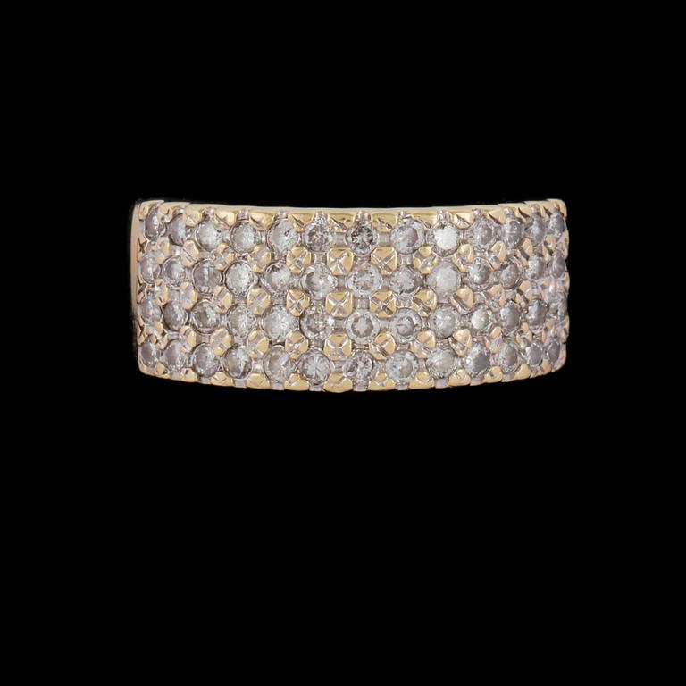 RING, 14K guld med 52 briljantslipade diamanter, ca 1.00 ct, utländska stämplar. Vikt 6,3 g.