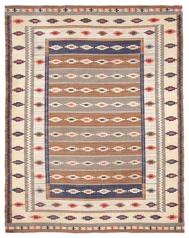 CARPET. "Ljusa mattan". Flat weave (rölakan). 411,5 x 313 cm. Signed MMF.