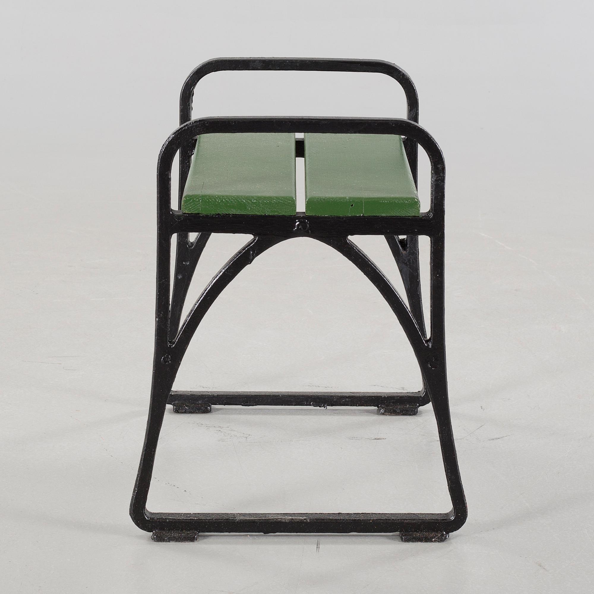 TRÄDGÅRDSBÄNK, "Taburett n:r 20", Näfveqvarns bruk, inköpt 1951.