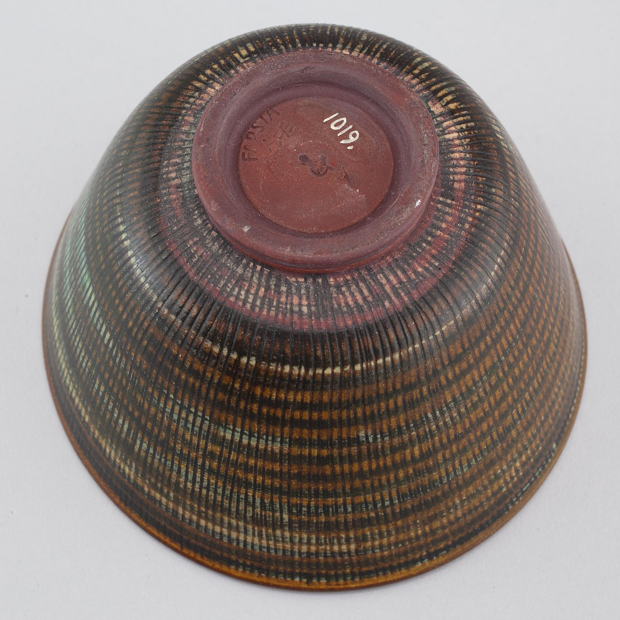 WILHELM KÅGE, a stoneware bowl for Gustavsbergs studio, "Farsta", signed.