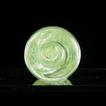 KONSTGLAS, signerat Kari Alakoski Nj 08.