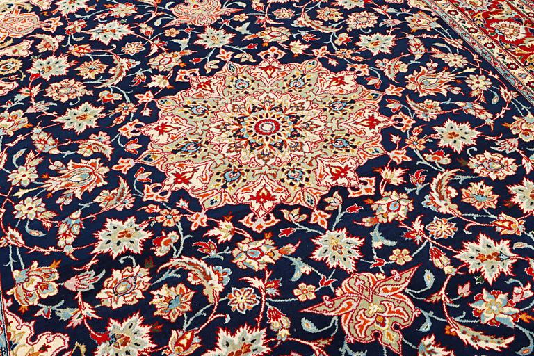 Matta, Sarough, ca. 365 x 257 cm.