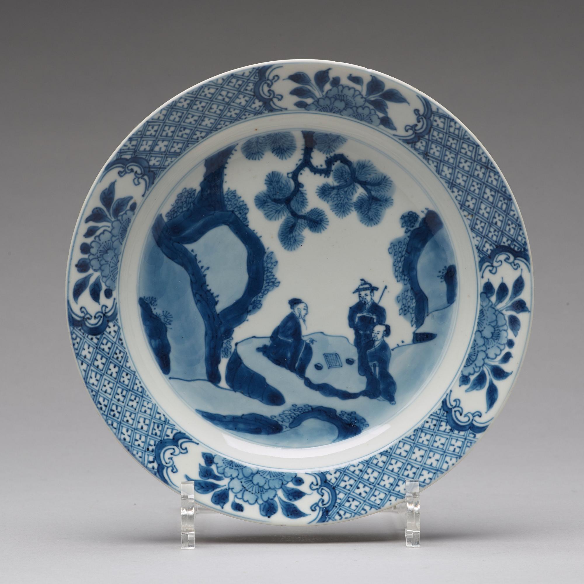 TALLRIKAR, sex stycken, porslin. Qingdynastin, Kangxi (1662-1722).