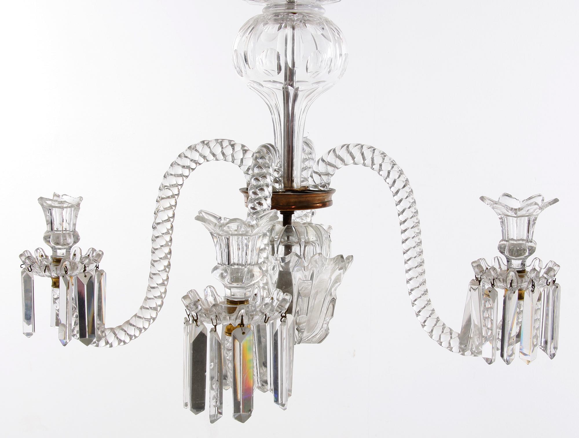 LJUSKRONA, glas, barockstil, 1800-talets andra hälft. H 75.