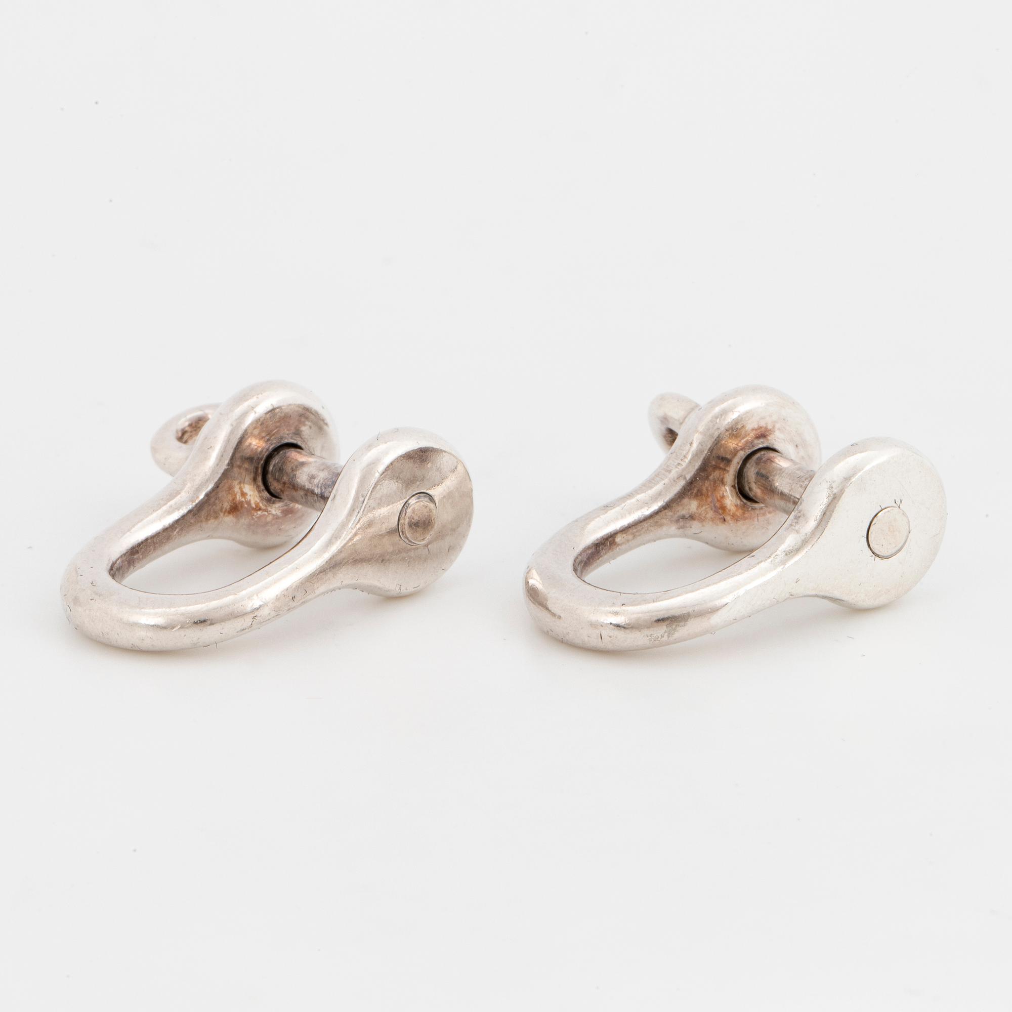 Ole Lynggaard a pair of silver cufflinks "Schackel".