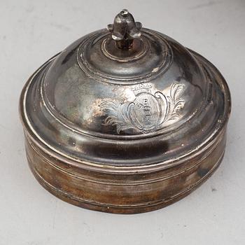 A Rococo 18th century plate warmer.