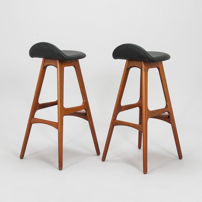 Erik Buck, a pair of 1960s 'OD-61' bar stools for Odense Maskinsnedkeri A-S, Denmark.