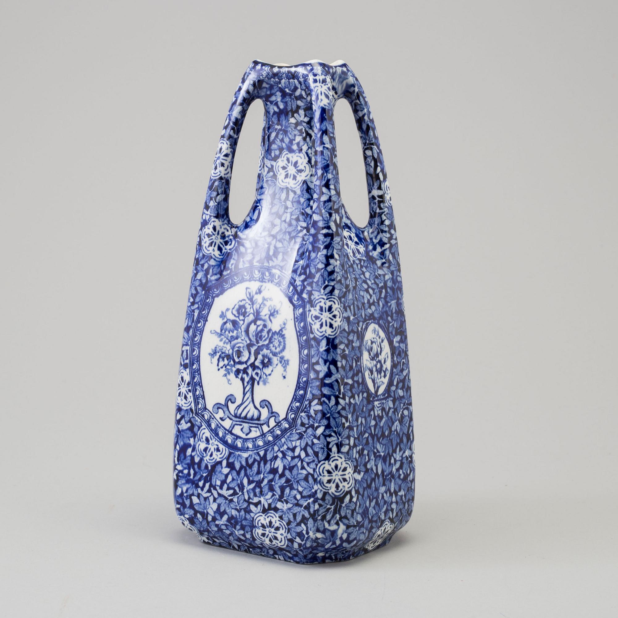A Swedish Rörstrand Art Noveau creamware vase, 1800/1900.