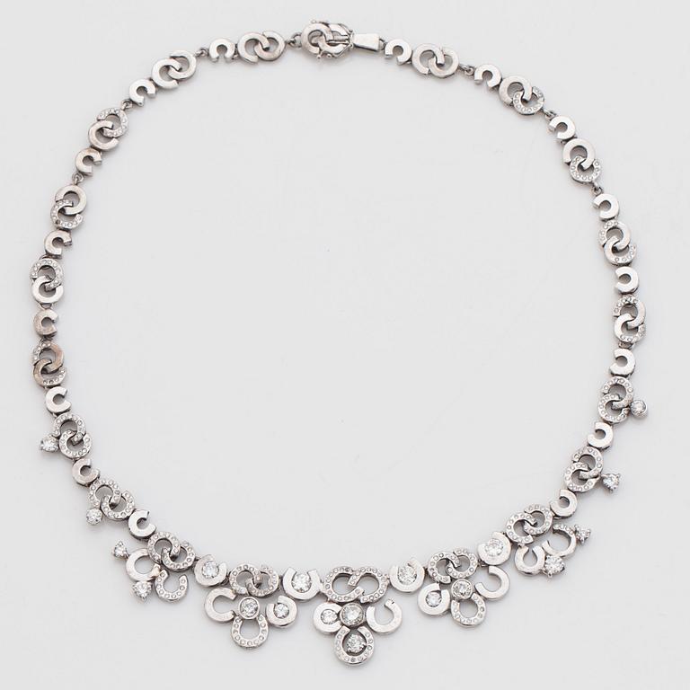 A Mandelstam 'Stardust' brilliant cut diamond necklace. Total carat weight 5.62 cts.