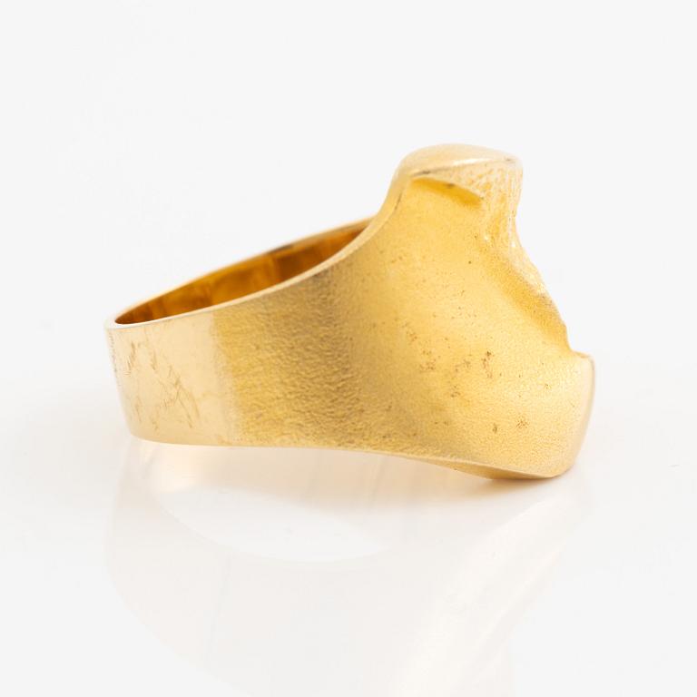 Björn Weckström, ring, 18K gold, Finland 1981. By Lapponia.