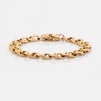 18K gold bracelet.