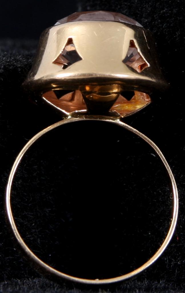 RING, 18K guld samt bergkristall. Tot vikt 6 gram.