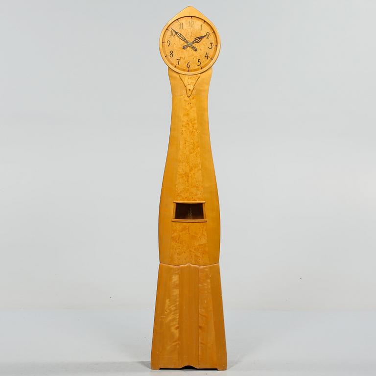 GOLVUR, Carl Malmsten, "Tidlösa", modellen formgiven år 1964.