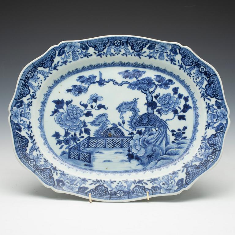 STEKFAT, porslin, Kina, Qianlong (1736-1795).