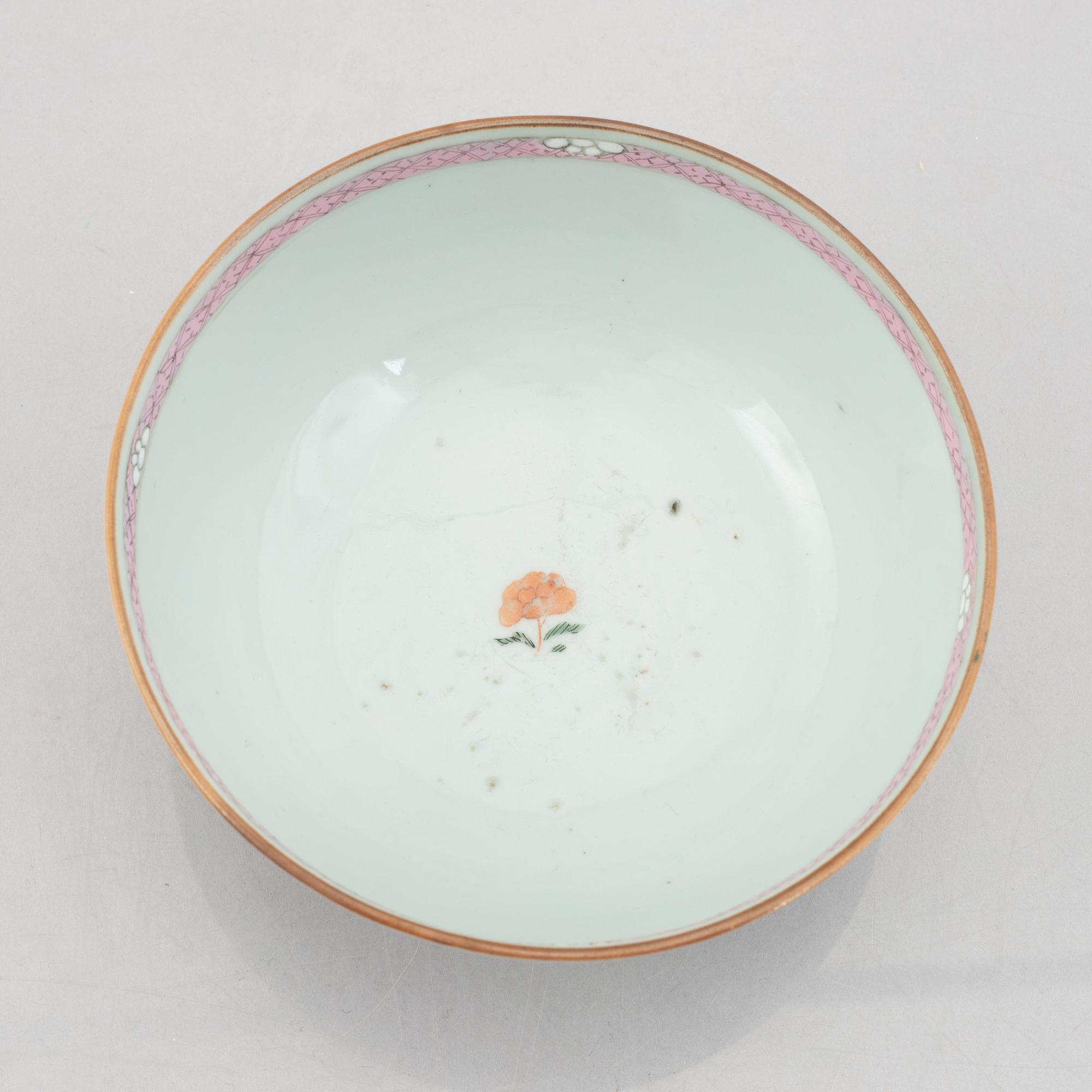 Six pieces of Chinese porcelain, Qing dynasty, 18th-19th century.