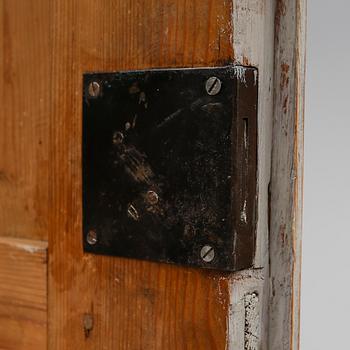 KLÄDSKÅP, 1800-talets andra hälft.