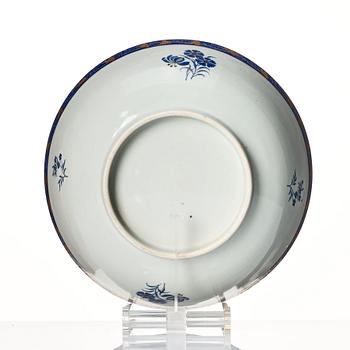A Chinese Export punch bowl, Qing dynasty, Jiaqing (1796-1820).