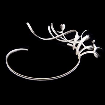 A CHAO-HSIEN KUO NECKLACE, "Silver Wind with Heart Leaves", silver, 2018.