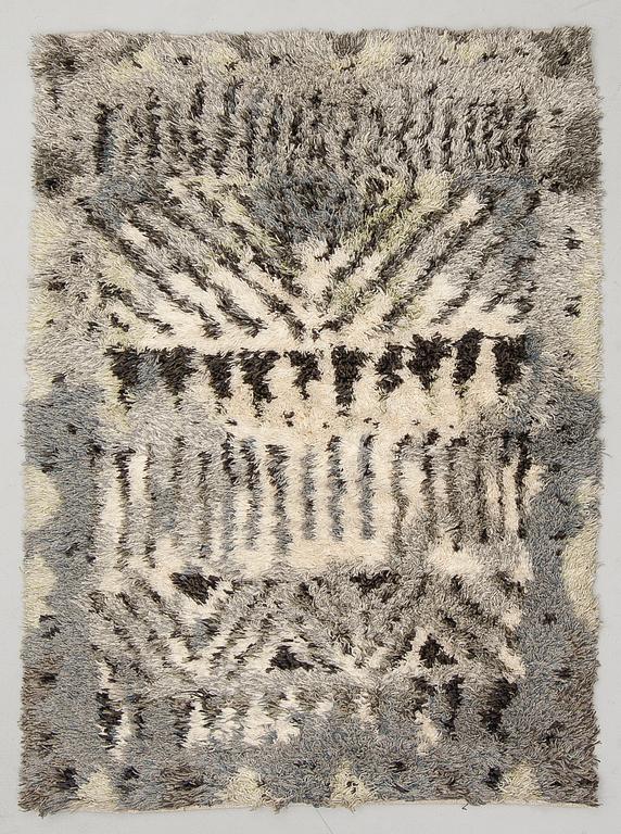 A rug designed in 1956 by Kirsti Rantanen, 'Lapin jäkälä'. Circa 157x111 cm.