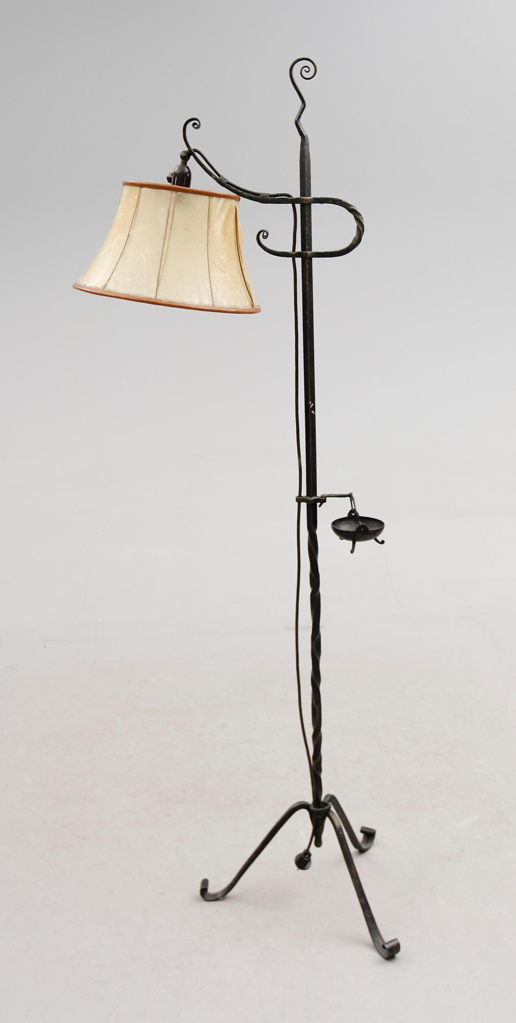 GOLVLAMPA, 1900-talets första hälft.