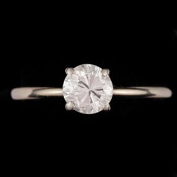 RING, 18k vitguld med briljantslipad diamant, ca ca 0,7 ct. Vikt ca 2,6 gram.