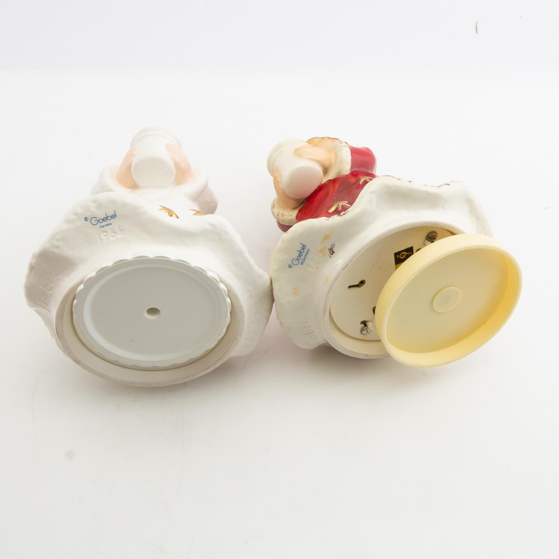 En samling änglar samt adventsljusstake 14 st 1900-tal.