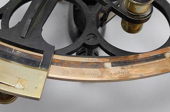 A sextant by Thos Downie in Hamburg from around the year of 1900.