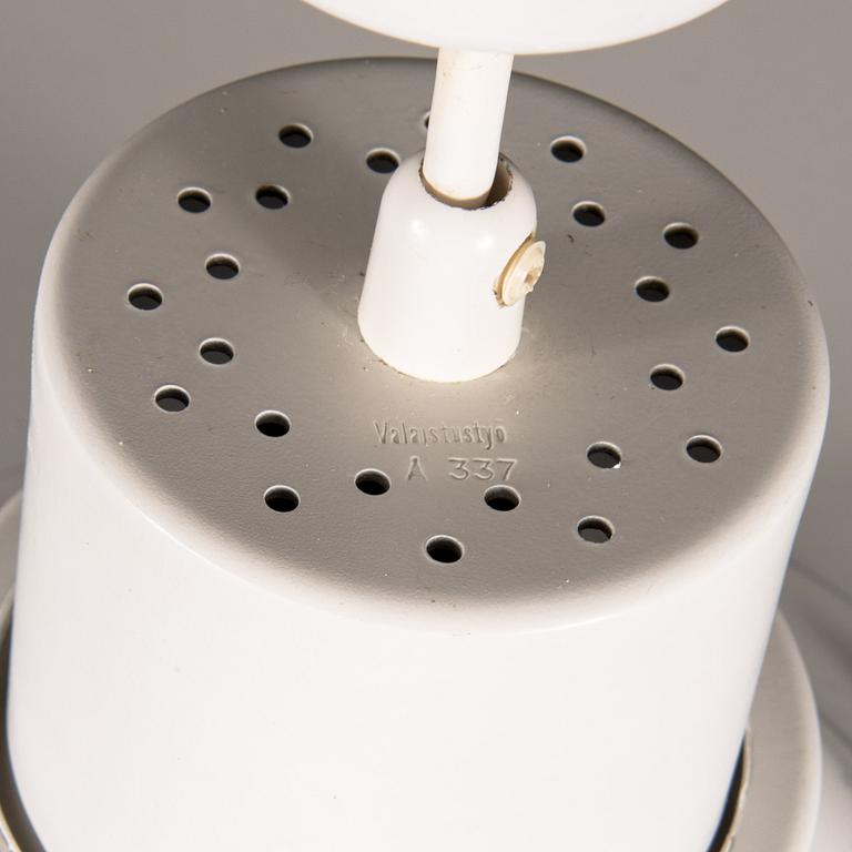 Alvar Aalto, a 'A 337' pendant light for Valaistustyö.