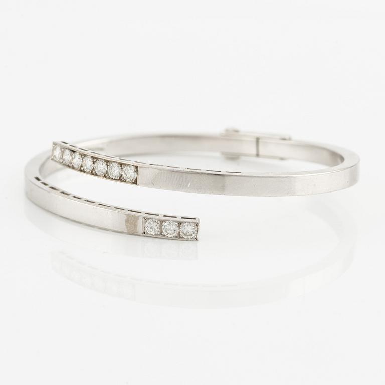 Rey Urban, a bangle, 18K white gold with round brilliant-cut diamonds, Stockholm 1965.