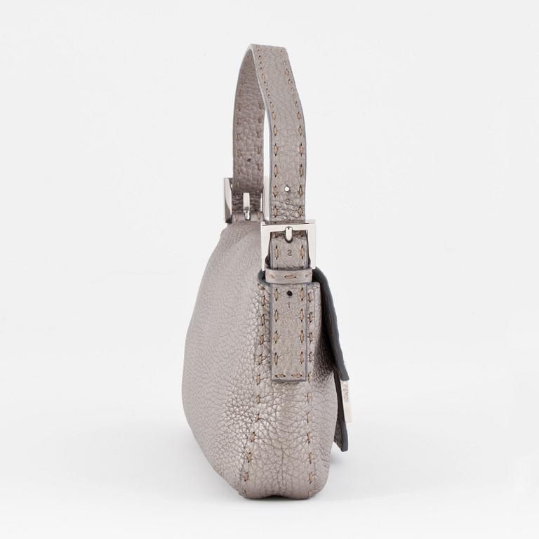 FENDI, a silvercolored leather handbag, "Baguette".