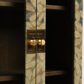 Mats Theselius, skåp, "National Geographic, 25th Anniversary edition", ed. 208/220, Källemo, Värnamo, efter 2015.
