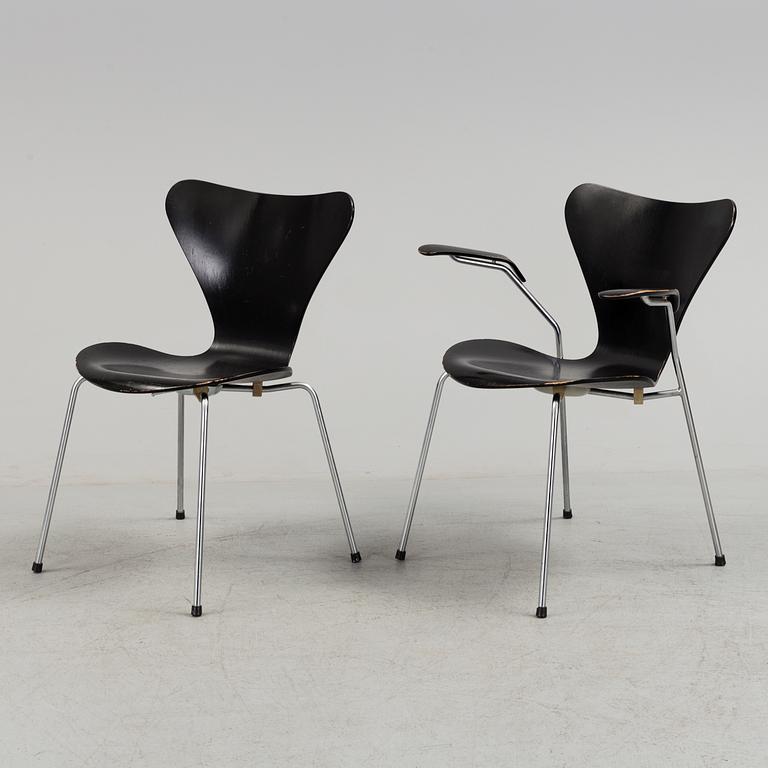 ARNE JACOBSEN, karmstol och stol, "Sjuan", Fritz Hansen, 1965-7.