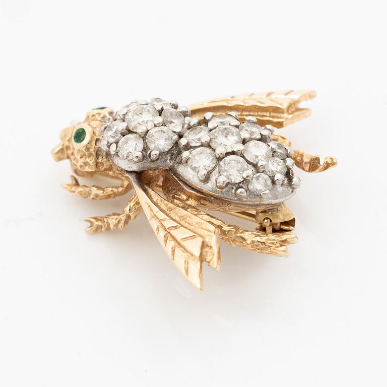 Brooch in the shape of a bee, 14K gold with brilliant-cut diamonds.
