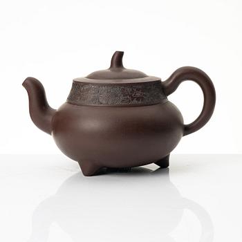 Zhou Guizhen, A brown yixing teapot, China, 1980/90s.