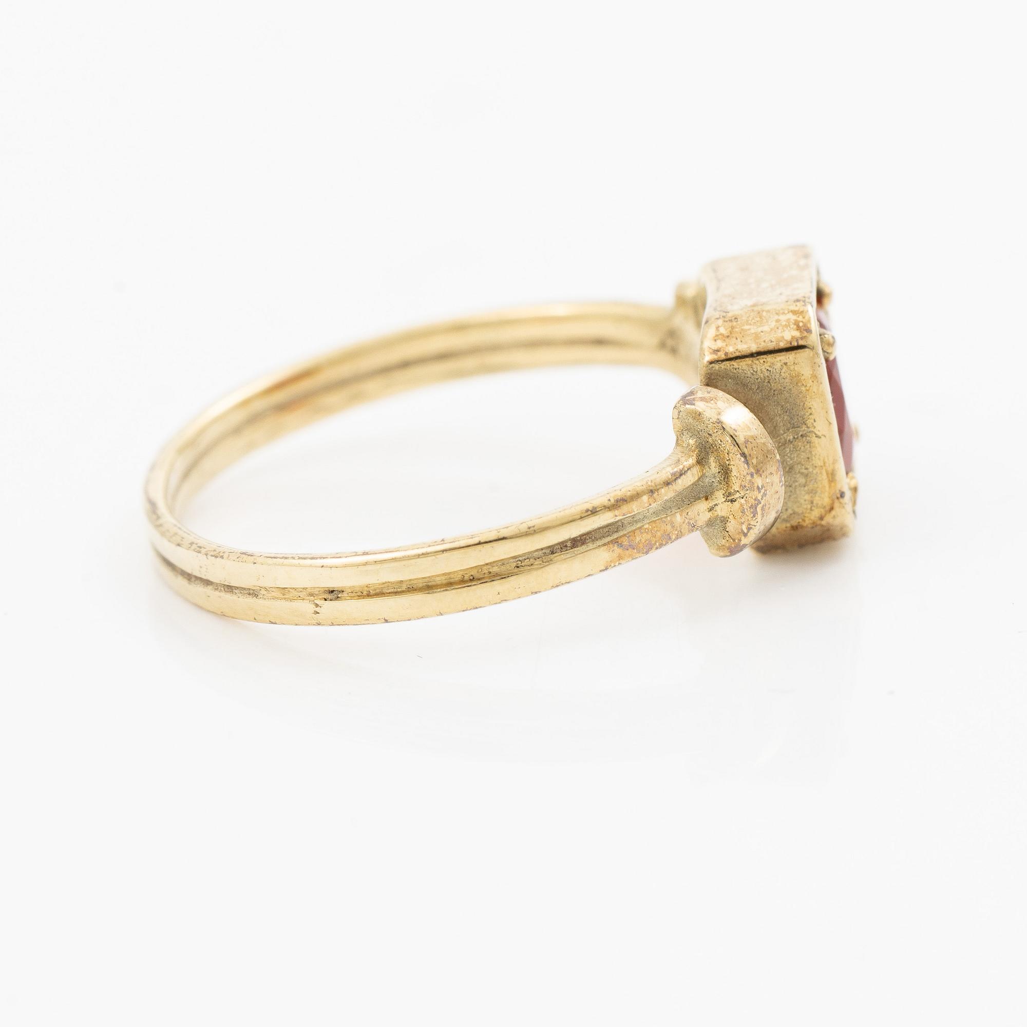 Ring, 14K gold with fire opal.