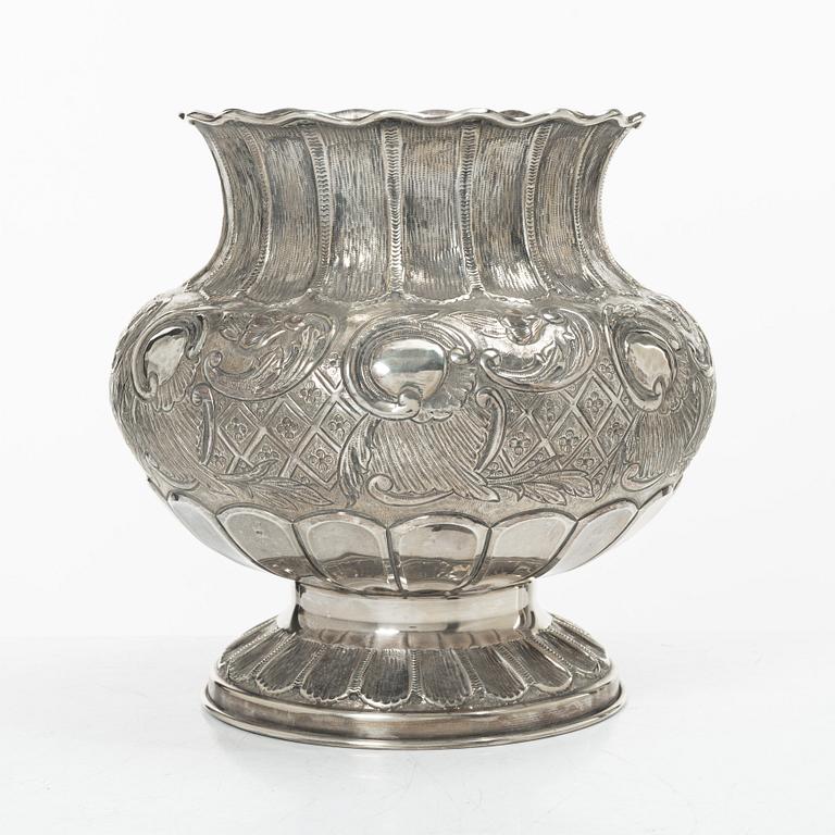 Vase / outer casing, silver, Rococo style, 20th century.