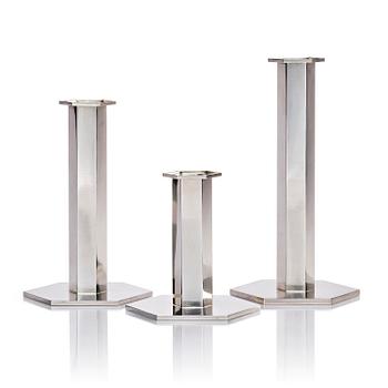 460. Wiwen Nilsson, a set of three sterling silver candlesticks, Lund 1973-1974.