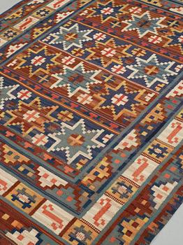 Märta Måås-Fjetterström, Matto, flat weave, ca 302-306 x 179,5-185,5 cm, signed MMF.