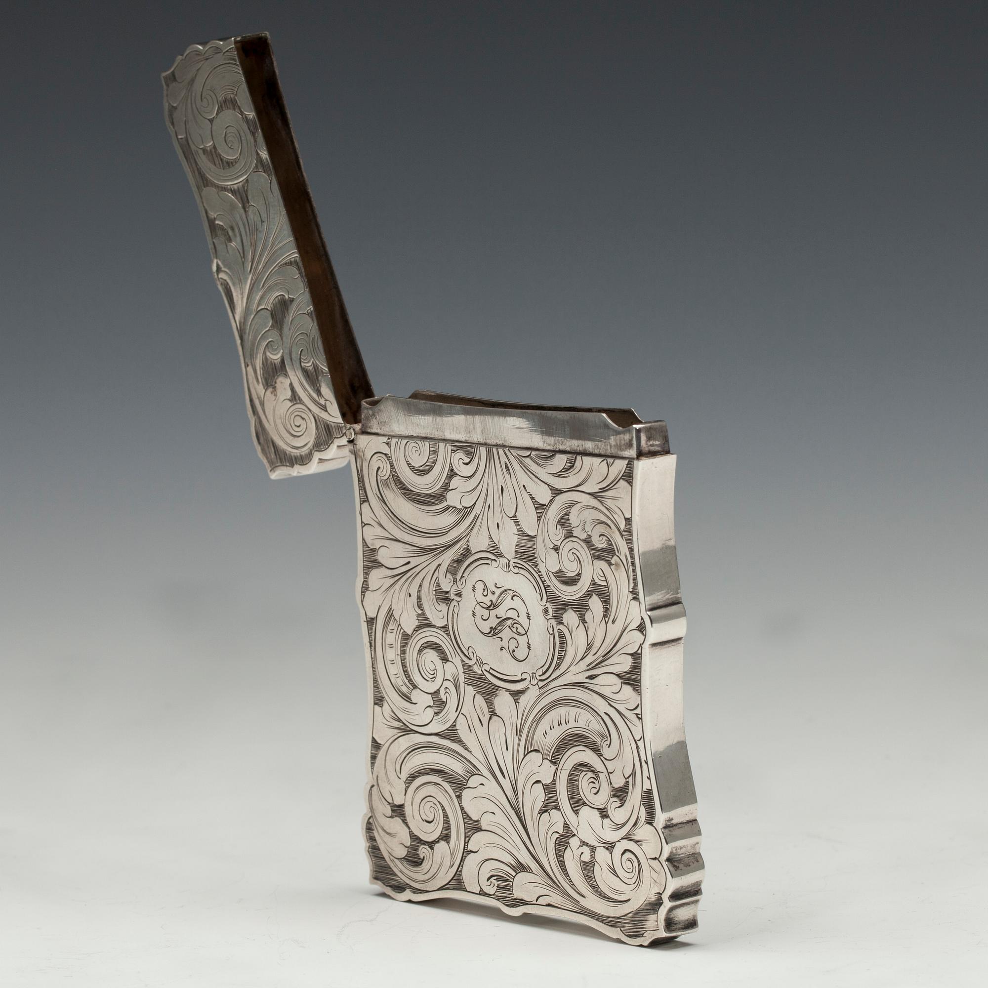 VISITKORTSETUI, sterling silver, Birmingham 1843. Vikt 85 g.