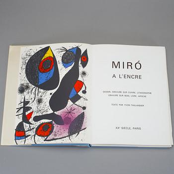 BOK: "Miró a l'encre" Utgiven av XXe siècle, Paris 1972.