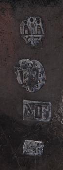 TEKANNA, silver, empire, Köpenhamn 1823. Vikt 450 gram.