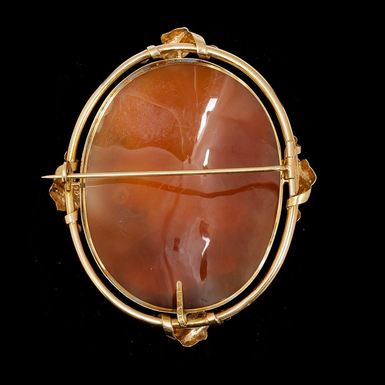 BROSCH, Camé, 18k guld, Sverige 1870.