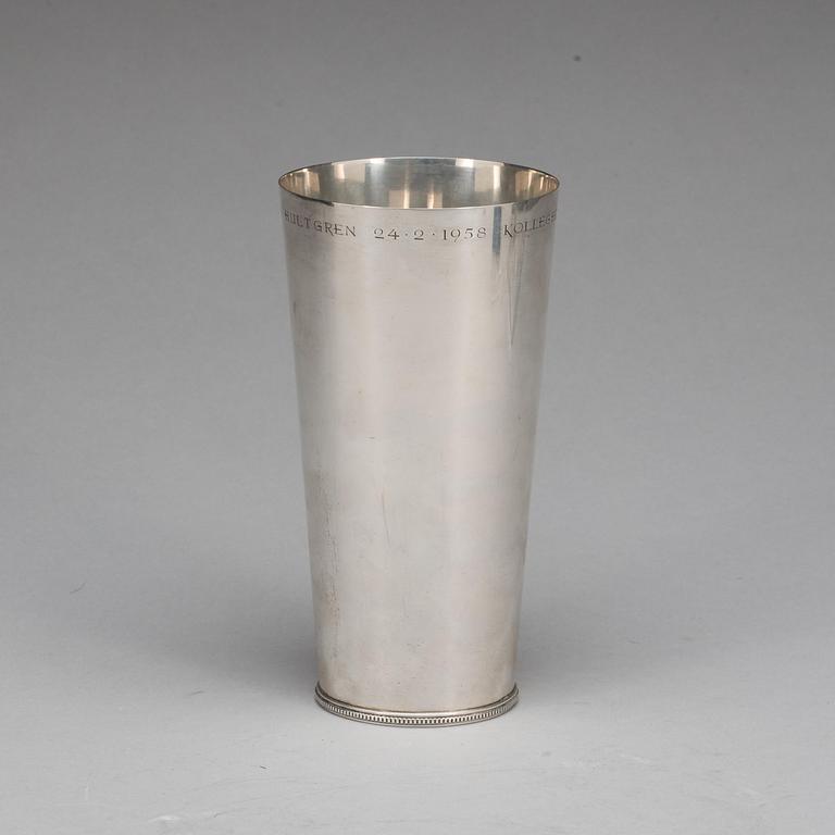 VAS, sterlingsilver, Wiwen Nilsson, Anders Nilsson, Lund. 1957. Vikt ca 540 g.