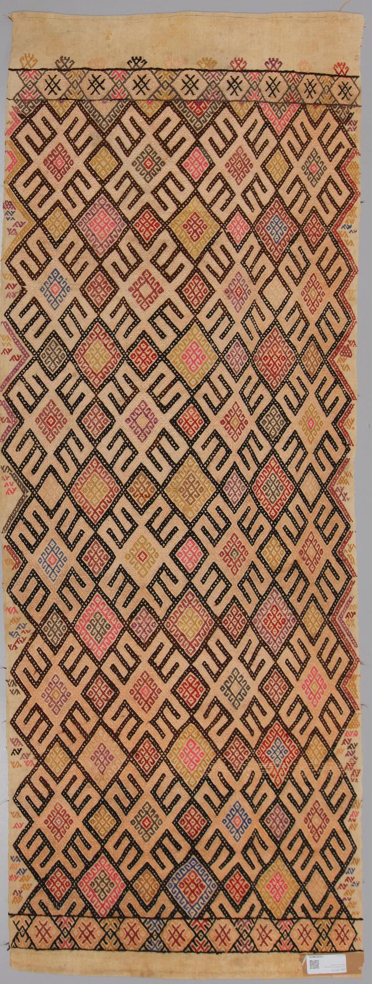 TÄCKE/MATTA, Soumak, old, 222 x 81 cm.