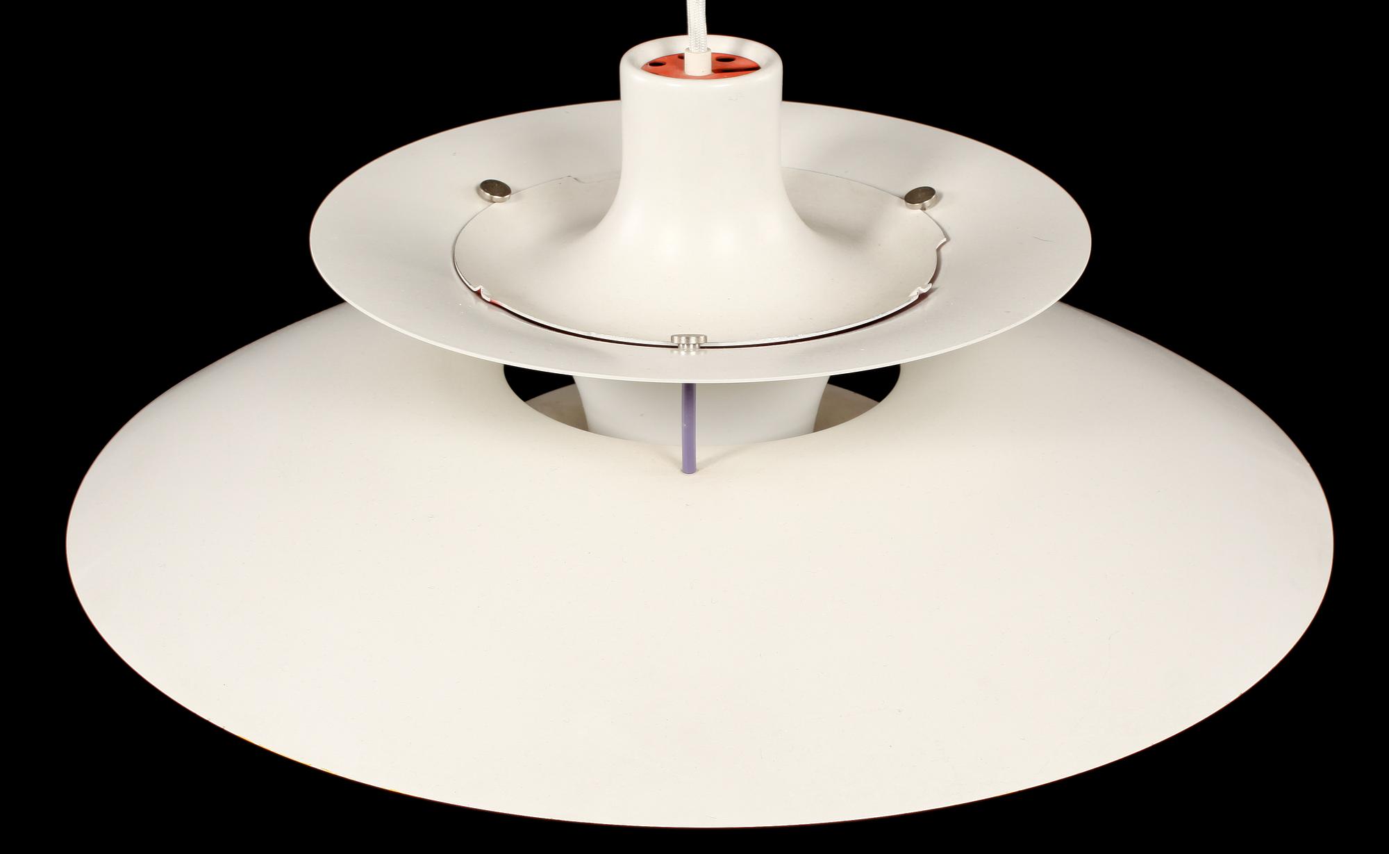 TAKLAMPA, "PH-lampa", Poul Henningsen, Louis Poulsen, 1900-talets fjärde kvartal. Höjd ca 28 cm.