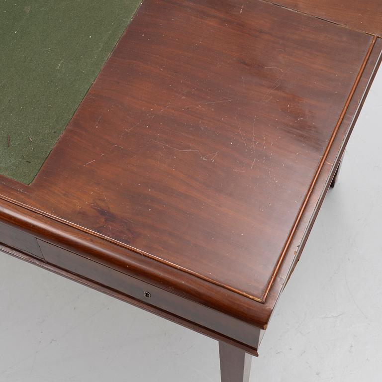 Skrivbord, troligen Danmark. 1900-talets första hälft.